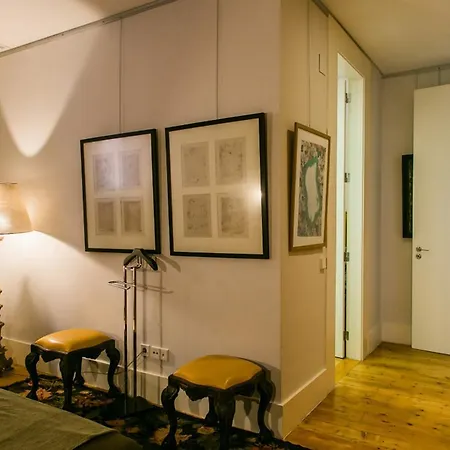 Traveling To 310 - Castelo Apartamento
